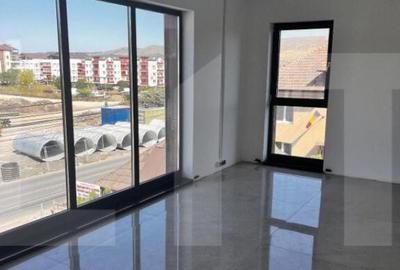 Spatiu in cladire moderna, 200 mp, acces facil, toate utilit - 2