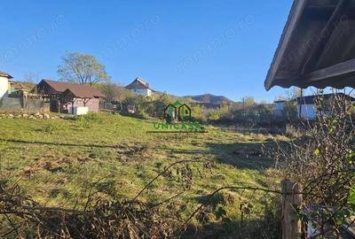 Teren de 1090 mp, în Păușești - 2