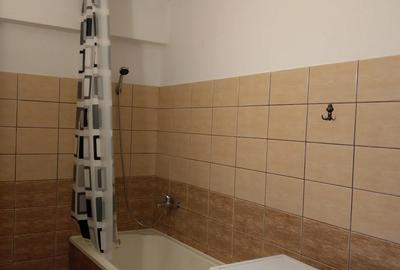 Garsonieră decomandată în Traian - 8