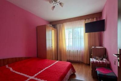 Zona Orizont - 3 camere semidecomandat/balcon/mobilat/centrala/ etaj 2 - 4