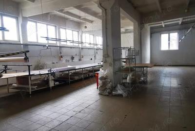 Spațiu comercial, de 1,000 mp, în Central - 11