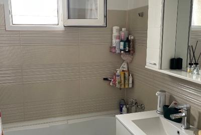 Apartament cu 3 camere semidecomandat în Rahova - 3