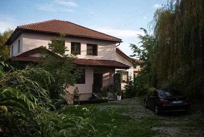 Casă cu 6 camere în Central - 2