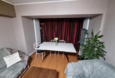 Apartament cu 4 camere semidecomandat, mobilat în CET - 8