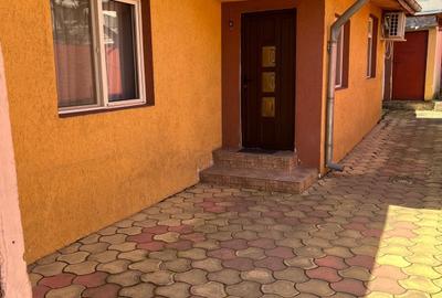 Casa cu 2 corpuri si magazin, teren 241 mp, zona 9 Mai, toate utilitatile - 5