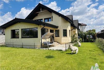Vila exclusivista 6 camere, 330 mp construiti, 700 mp curte amenajata, ROSU