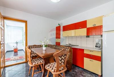 Casă cu 5 camere cu Teren 1842 Mp în Picior de Munte - 4