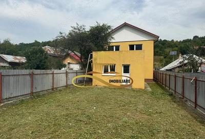 Casă cu Teren 757 Mp în Luncani - 3