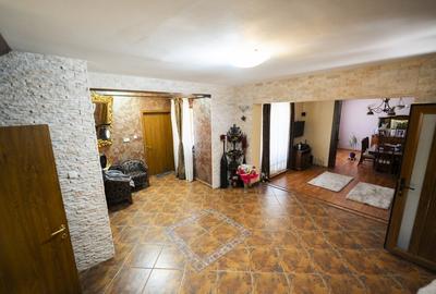 Casa 8 camere, 326 mp utili, teren 600 mp - cartier Rovine-Lapus Arges - 11