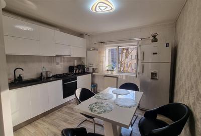 Apartament cu 3 camere decomandat în Răcădău - 6