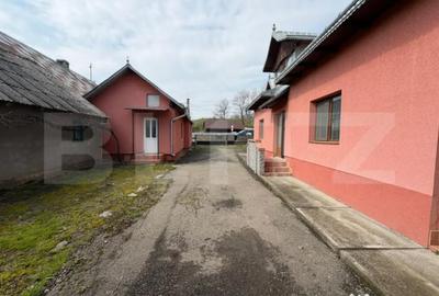 Casă cu 5 camere cu Teren 2070 Mp în Central - 3