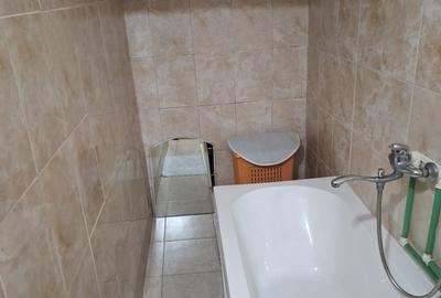 Piata Victoriei- Bld. Mihalache - 3