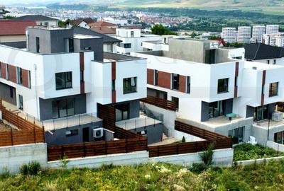 Casa tip duplex, 4 camere, 3 bai, 137 mp, 2 parcari, aproape de Vivo! Casa tip duplex, 4 camere, 3 bai, 137 mp, 2 parcari, aproape de Vivo! - 2