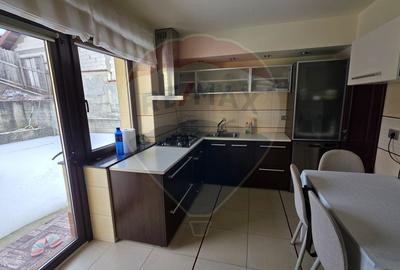 Casă cu 7 camere cu Teren 1371 Mp în Nord-Est - 23