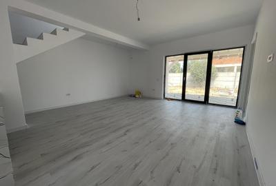 Casă cu 5 camere cu Teren 480 Mp în Domnești - 17