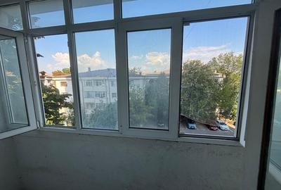 APARTAMENT DE VANZARE, 3 CAM,70 MP, ET 3 - 7