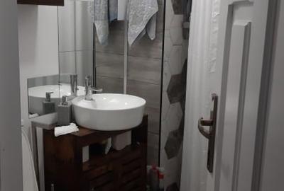 Unic proprietar vand Studio cochet renovat si mobilat in stil unic minimalist .. - 12