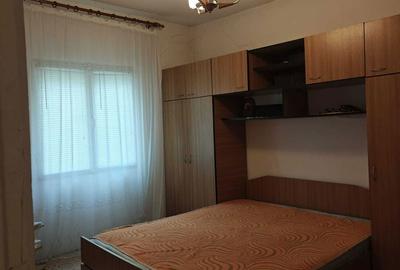 Casă cu 3 camere decomandat în Uliești - 6