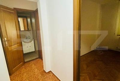 Apartament cu 4 camere, decomandat, cu garaj, zona Medicina - 3