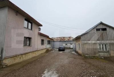 Casă cu 4 camere cu Teren 7000 Mp în Central - 2