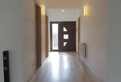 Casa individuala 318mp D + P + E si teren propriu 600 mp - 14