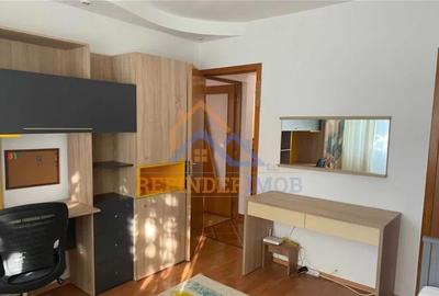 Apartament cu 2 camere decomandat, mobilat în Giurgiului