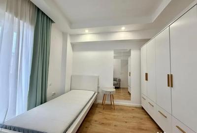 Apartament cu 3 camere decomandat în Ștefăneștii de Jos - 4