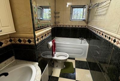 Apartament cu 2 camere decomandat în Văcăresti