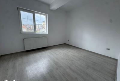 Casă cu Teren 400 Mp în Central - 16