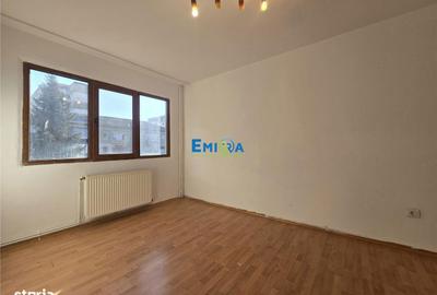 Apartament cu 2 camere semidecomandat în Cornișa - 2