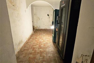 Spațiu comercial, de 88.699996948242 mp, în Centrul Istoric - 9