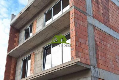 Apartament cu 3 camere decomandat în Traian