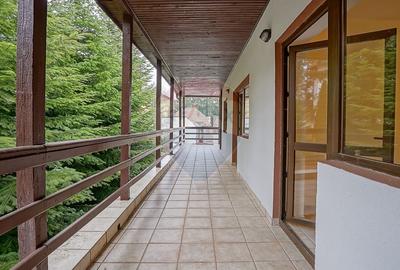 Casă cu 6 camere cu Teren 608 Mp în Central - 39