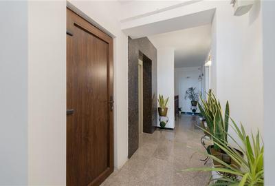 Penthouse cu 3 camere decomandat în Copou - 23