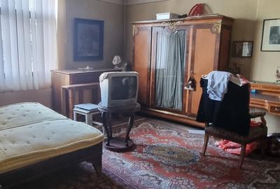 Apartament cu 4 camere decomandat în P-ța Victoriei - 4