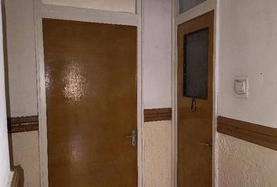 Apartament cu 3 camere decomandat în Sebastian - 8