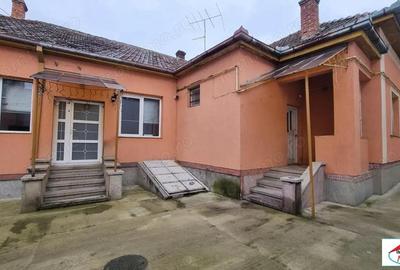 Casă cu Teren 435 Mp în Titulescu - 4