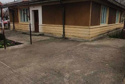 Casă cu 3 camere cu Teren 1410 Mp în Central - 2