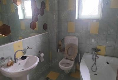 Inchiriez apartament 3 camere ultracentral - 3