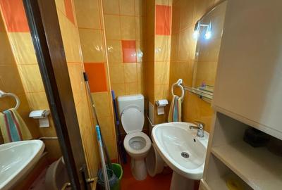 Apartament cu 3 camere decomandat, mobilat în Tractorul - 4