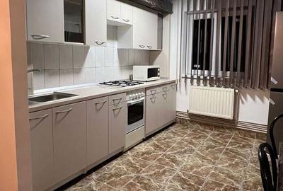 Apartament cu 3 camere decomandat în Central - 2