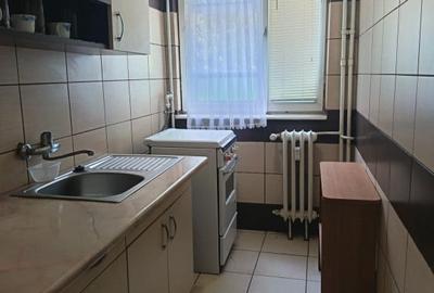 Apartament cu 3 camere semidecomandat în Nord