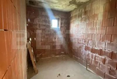 Casă cu 4 camere cu Teren 1471 Mp în Budacu de Sus