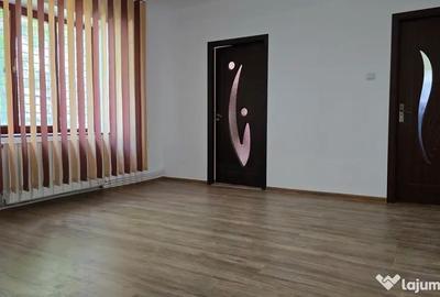 Apartament cu 2 camere semidecomandat în Progresul - 2