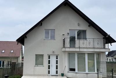 Casă cu 4 camere cu Teren 600 Mp în Șcheia - 1