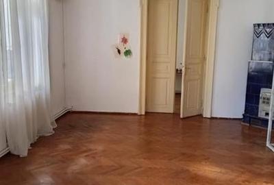 Inchiriez pentru firma apartament elegant si spatios in vila, zona Armeneasca - 3