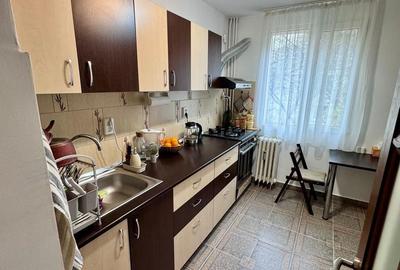 Apartament cu 3 camere decomandat, mobilat în Drumul Taberei