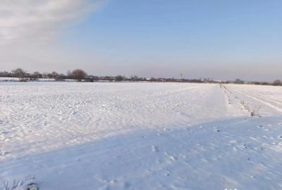 Teren de 8700 mp, în Central