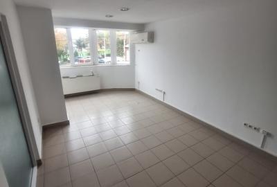 Delfinariu, cladire P+1 , spatiu depozitare 126 mp., curte 463 mp. - 15