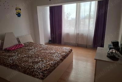 Inchiriez apartament cu 3 camere - 5